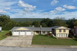 526 N 5th St, Mc Connellsburg, PA 17233 - Photo 3
