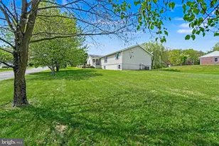 158 Farm Dr, Thompsontown, PA 17094 - Photo 9