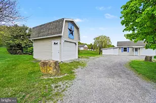 158 Farm Dr, Thompsontown, PA 17094 - Photo 3