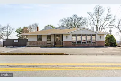 915 N Hanover Street, Elizabethtown, PA 17022 - Photo 1
