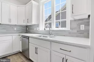215 Bellaride Ln, Millersville, PA 17551 - Photo 11