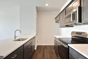 77 N Conifer Dr, Elizabethtown, PA 17022 - Photo 9