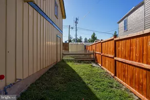 2 S Charlotte St, Manheim, PA 17545 - Photo 9