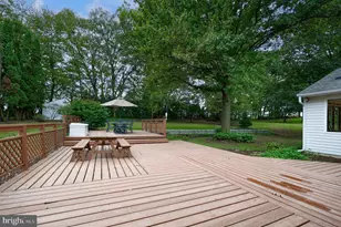 2435 Honeysuckle Ln, Lancaster, PA 17603 - Photo 39