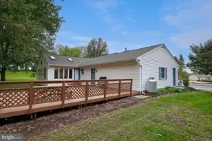 2435 Honeysuckle Ln, Lancaster, PA 17603 - Photo 49