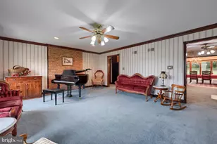 2435 Honeysuckle Ln, Lancaster, PA 17603 - Photo 5