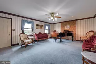 2435 Honeysuckle Ln, Lancaster, PA 17603 - Photo 3