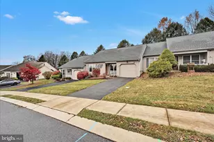 32 Knollwood Rd, Millersville, PA 17551 - Photo 3