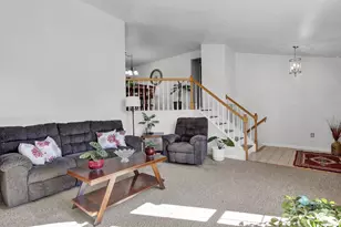 106 Westview Dr, Akron, PA 17501 - Photo 3