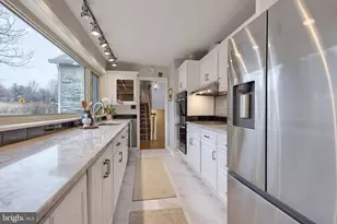 260 Blossom Hill Dr, Lancaster, PA 17601 - Photo 3