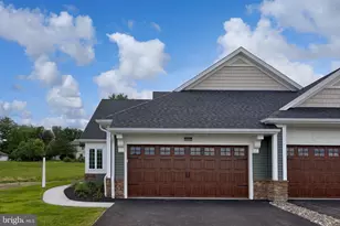 223 Bellaride Ln, Millersville, PA 17551 - Photo 3