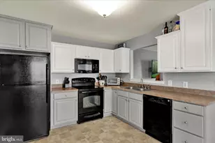 219 Heathersage Dr, Marietta, PA 17547 - Photo 11