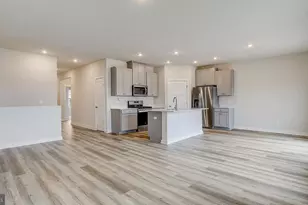 118 Erica Ln, Columbia, PA 17512 - Photo 9