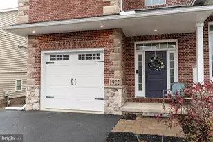 1922 Edington Pl, Lancaster, PA 17603 - Photo 3