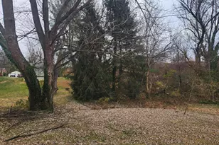 1040 Hilmar Cir, Columbia, PA 17512 - Photo 13