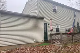 1040 Hilmar Cir, Columbia, PA 17512 - Photo 7