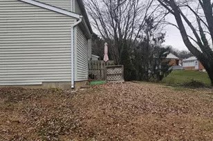 1040 Hilmar Cir, Columbia, PA 17512 - Photo 9