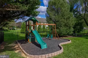 307 Bowyer Ln, Lititz, PA 17543 - Photo 7