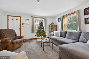 926 Broad St, Akron, PA 17501 - Photo 5