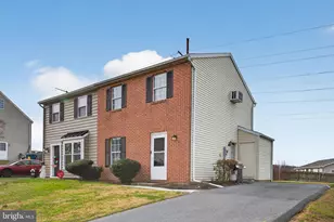 2015 Aspen Ln, Columbia, PA 17512 - Photo 3