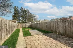 37 W Ferdinand St, Manheim, PA 17545 - Photo 9