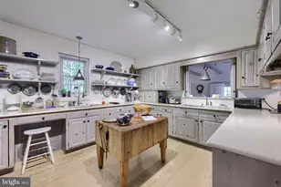 81 S Linden St, Manheim, PA 17545 - Photo 5