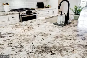 220 Parkside Pl, Lancaster, PA 17602 - Photo 9