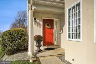 1098 Stillwood Cir, Lititz, PA 17543 - Photo 5