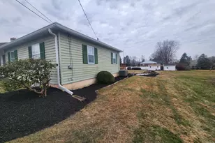 320 Crestline Dr, Willow Street, PA 17584 - Photo 7