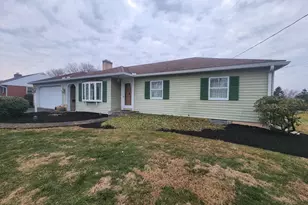 320 Crestline Dr, Willow Street, PA 17584 - Photo 3