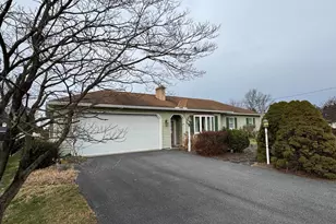 320 Crestline Dr, Willow Street, PA 17584 - Photo 3