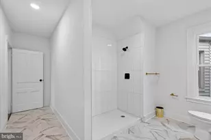 980 E Orange St, Lancaster, PA 17602 - Photo 25