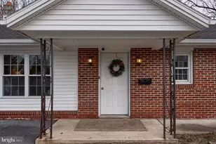 532 Pointview Ave, Ephrata, PA 17522 - Photo 3