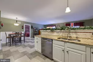 4036 Green Park Dr, Mount Joy, PA 17552 - Photo 5