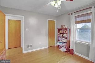 329 Dahlia Rd, Lancaster, PA 17602 - Photo 9