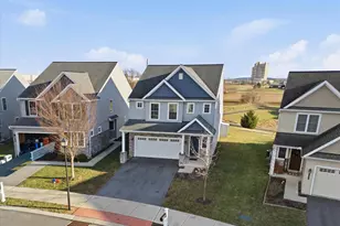 1392 Fieldstone Dr, Mount Joy, PA 17552 - Photo 1