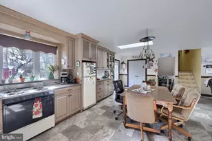 60 Peach Ln, Ronks, PA 17601 - Photo 9