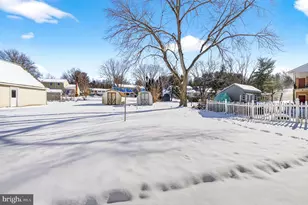 223 Colonial Dr, Akron, PA 17501 - Photo 35