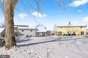 223 Colonial Dr, Akron, PA 17501 - Photo 37