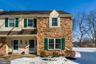 113 Oak Knoll Cir, Millersville, PA 17551 - Photo 1