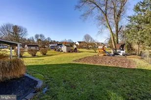 633 N Farmersville Rd, Ephrata, PA 17522 - Photo 21