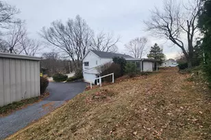 600 Park Hill Dr, Manheim, PA 17545 - Photo 3