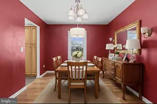 205 Village Spring Ln, Reinholds, PA 17569 - Photo 5