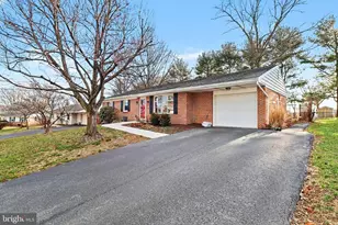 21 Dawn Ave, Akron, PA 17501 - Photo 27