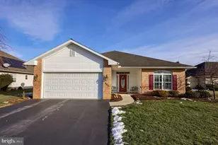 562 Blossom Trail, Mount Joy, PA 17552 - Photo 3