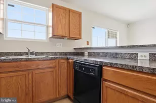 371 Dickens Dr, Lancaster, PA 17603 - Photo 11