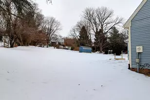 520 Pitney Rd, Columbia, PA 17512 - Photo 3