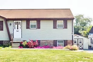 2049 Robin Dr, Manheim, PA 17545 - Photo 3