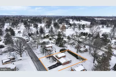 1827 Divot Court, Lancaster, PA 17602 - Photo 3