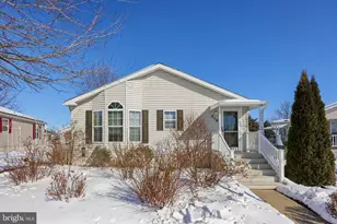 310 Summers Dr, Lancaster, PA 17601 - Photo 1